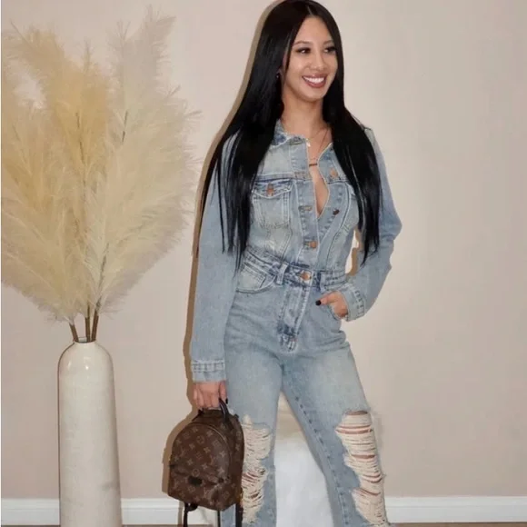 Malibu Bum Distressed Denim Jumpsuit Coveralls, Size L, but fits like a XS, NWT - Picture 4 of 6